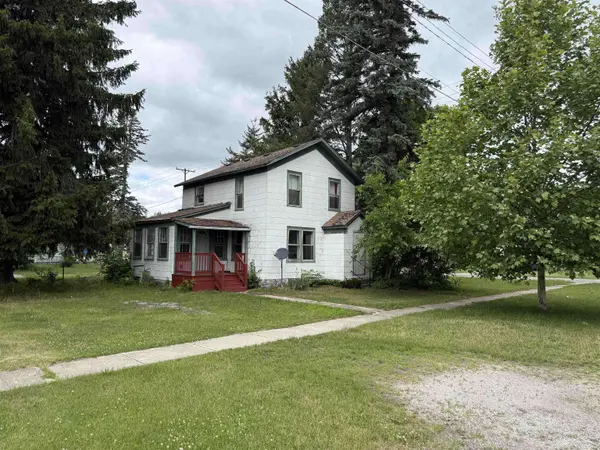 123 N Clark Street, Chesaning, MI 48616-1222