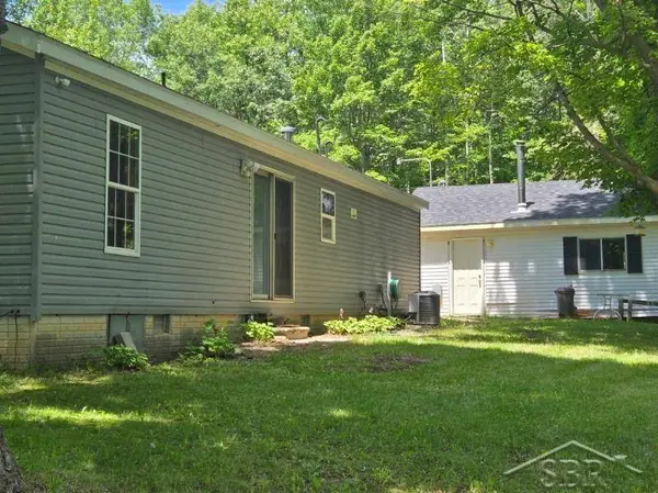 10263 Maple Valley Road, Abbottsford, MI 48624-9111