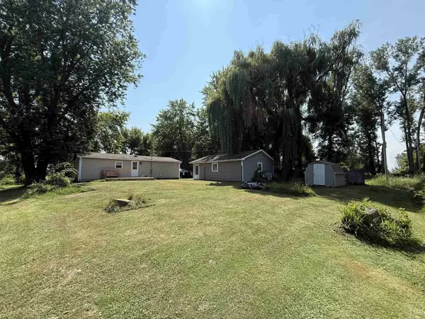 4767 N Saginaw Bay Shore Drive, Pinconning, MI 48650