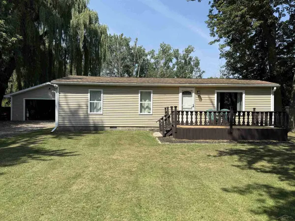 4767 N Saginaw Bay Shore Drive, Pinconning, MI 48650