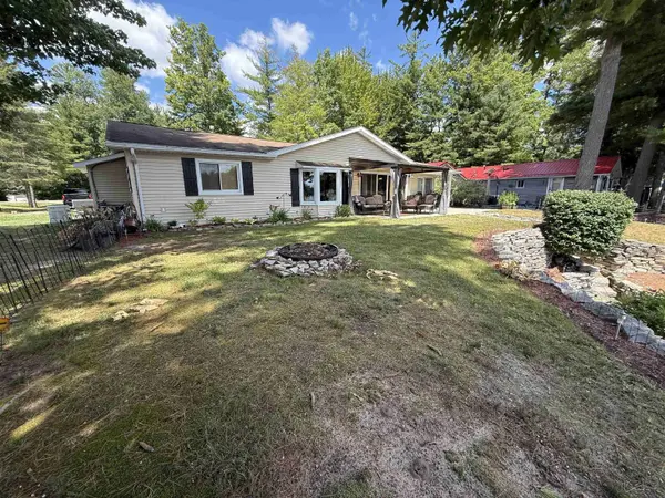 3422 E Pinecrest Drive, Gladwin, MI 48624