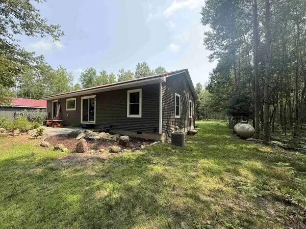 648 N Lewis Road, Shepherd, MI 48883