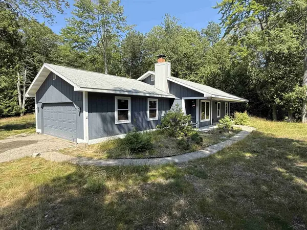 4879 Kingswood Lane, Oscoda, MI 48750