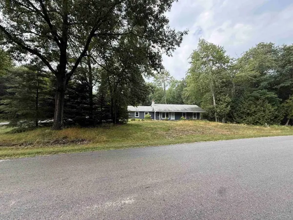 4879 Kingswood Lane, Oscoda, MI 48750