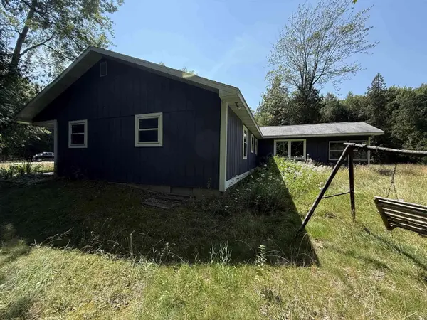 4879 Kingswood Lane, Oscoda, MI 48750