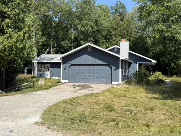4879 Kingswood Lane, Oscoda, MI 48750