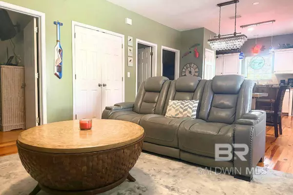 5601 State Highway 180 #402, Gulf Shores, AL 36542