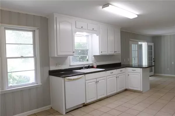 695 Lanes Bridge RD, Jesup, GA 31545