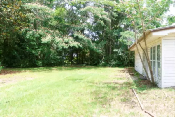 695 Lanes Bridge RD, Jesup, GA 31545