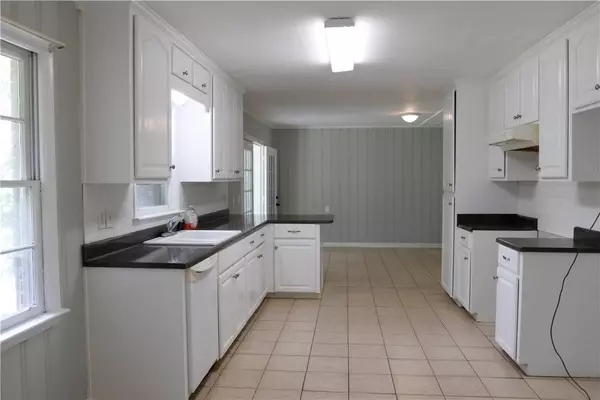 695 Lanes Bridge RD, Jesup, GA 31545