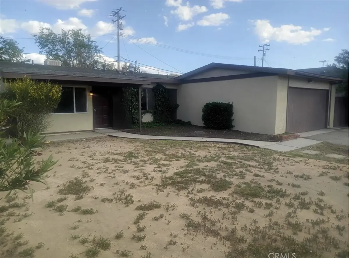 38994 Foxholm Dr, Palmdale, CA 93551-3907
