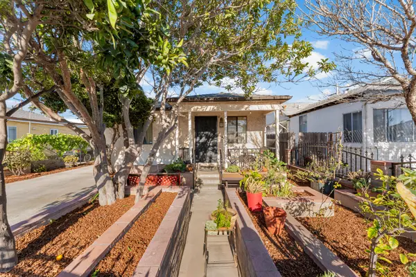 402 N McKinley Ave, Oxnard, CA 93030-3651