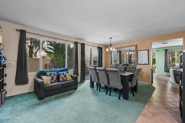 18604 Eos LN, Canyon Country, CA 91351