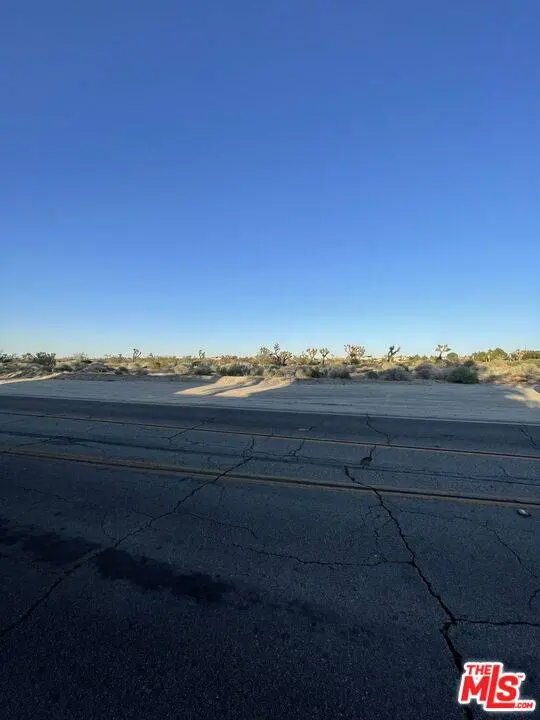 55 E Avenue R Ave #R, Palmdale, CA 93550