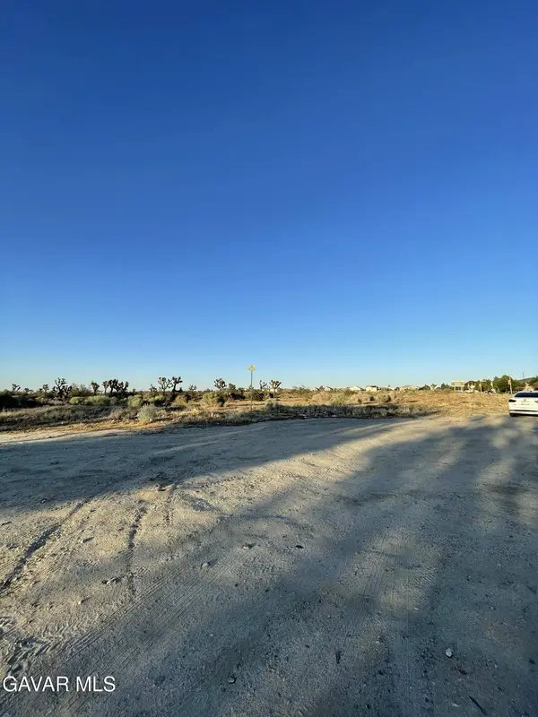 55th Ste Vic Avenue R Ste, Palmdale, CA 93550