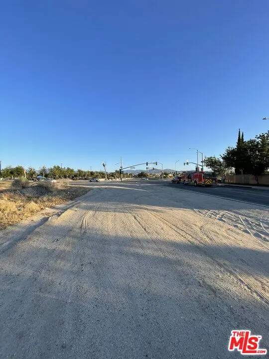 55 E Avenue R Ave #R, Palmdale, CA 93550