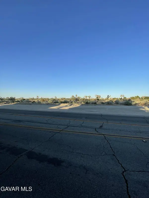 55th Ste Vic Avenue R Ste, Palmdale, CA 93550