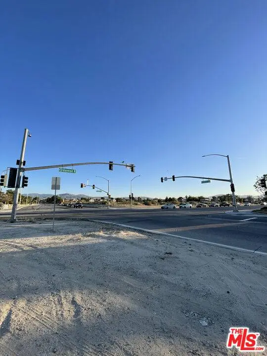 55 E Avenue R Ave #R, Palmdale, CA 93550