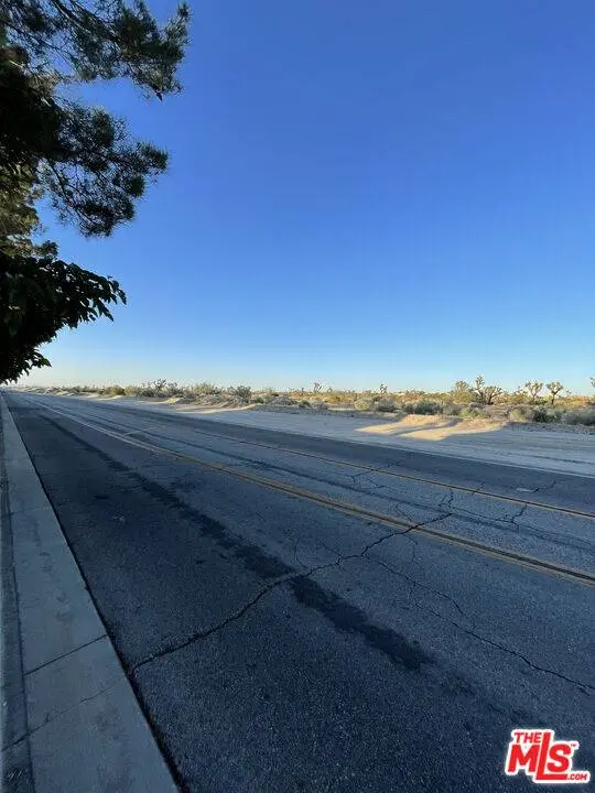 55 E Avenue R Ave #R, Palmdale, CA 93550