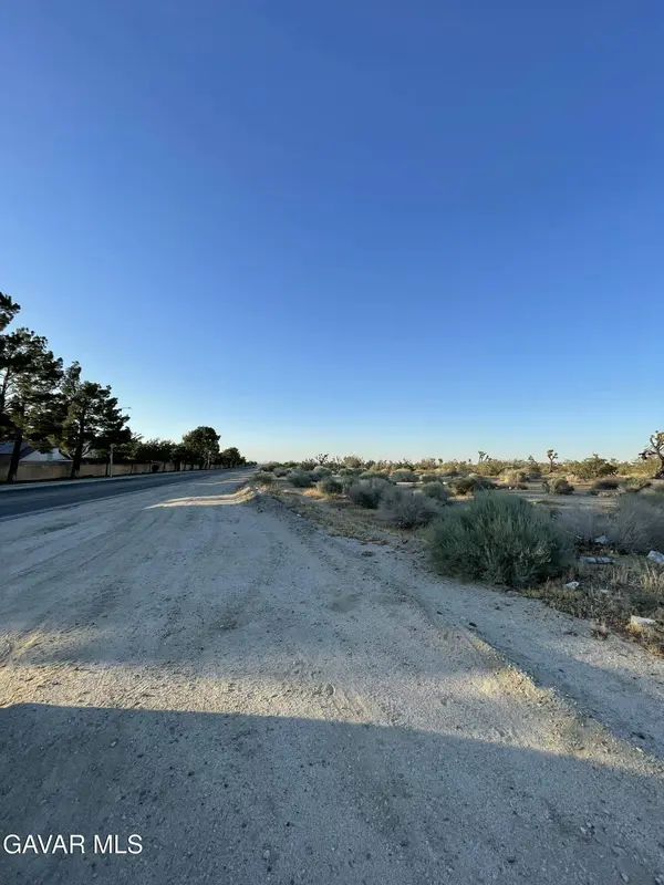 55th Ste Vic Avenue R Ste, Palmdale, CA 93550