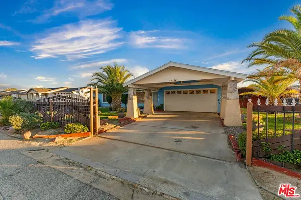 17104 Schollview Ave, Palmdale, CA 93591