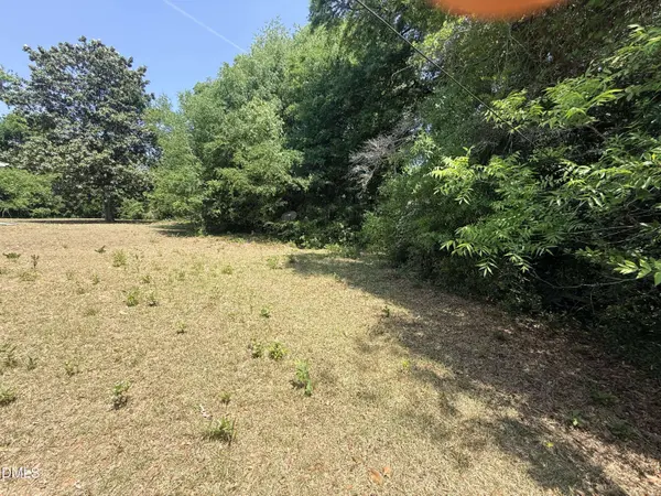 1011 W New York Avenue, Southern Pines, NC 28387