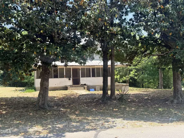 1011 W New York Avenue, Southern Pines, NC 28387