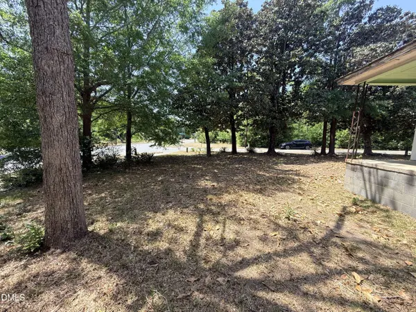 1011 W New York Avenue, Southern Pines, NC 28387