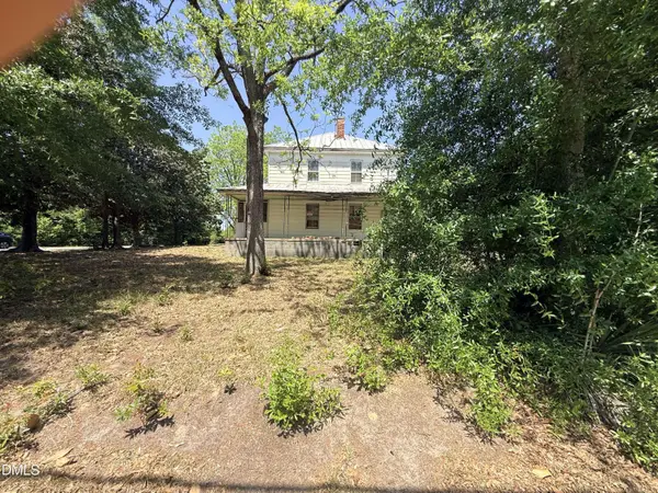 1011 W New York Avenue, Southern Pines, NC 28387