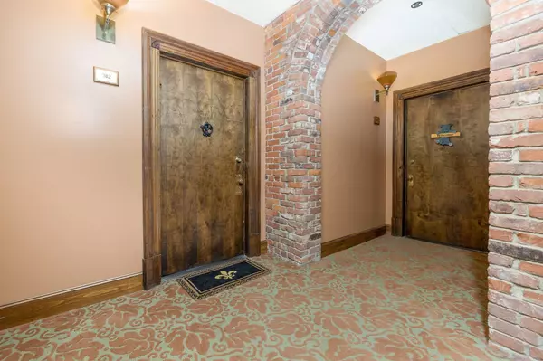 1 Linden Place #APT 312, Hartford, CT 06106