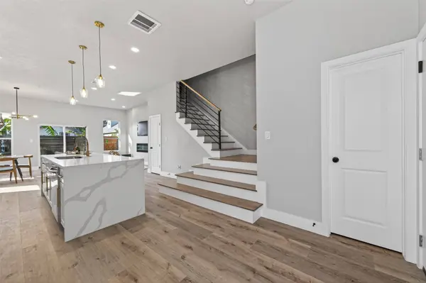 4117 Yale ST, Houston, TX 77018