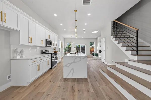 4117 Yale ST, Houston, TX 77018