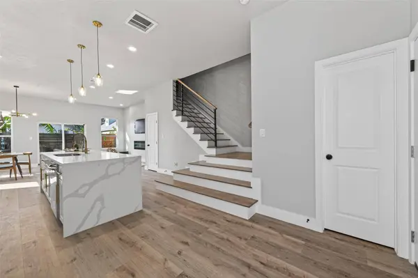 4117 Yale ST, Houston, TX 77018