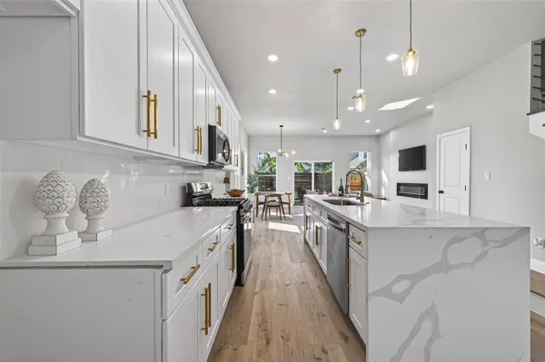 4115 Yale ST, Houston, TX 77018