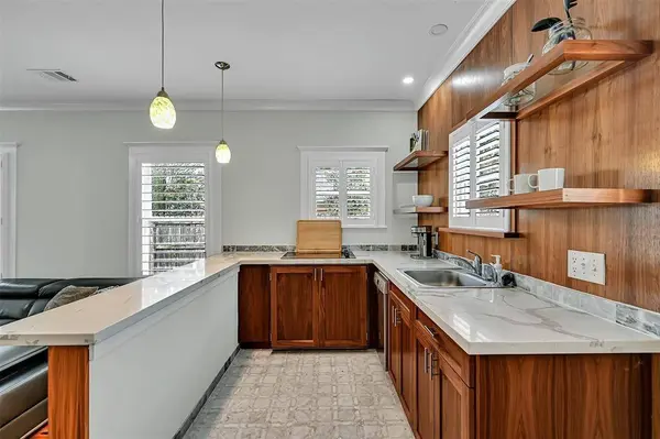 311 E 8th ST, Houston, TX 77007