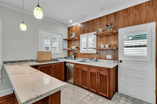 311 E 8th ST, Houston, TX 77007