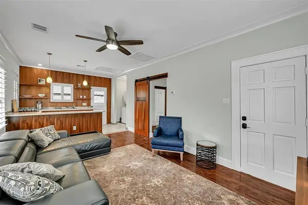 311 E 8th ST, Houston, TX 77007