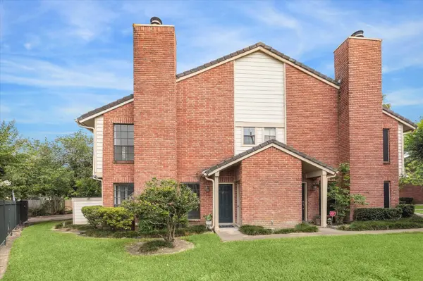 2211 S Kirkwood RD #17, Houston, TX 77077