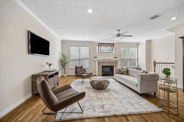 1807 Stacy Crest