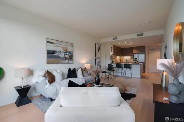 52 Innes CT #305, San Francisco, CA 94124