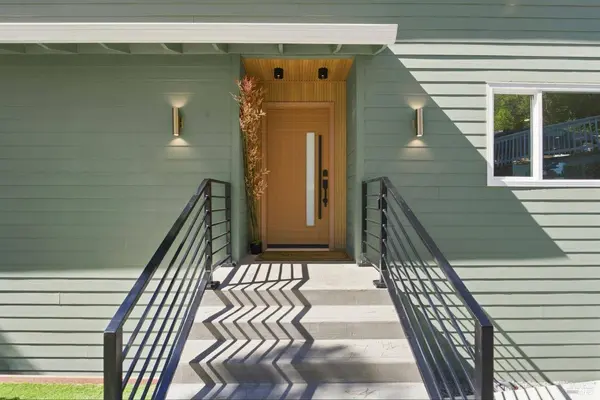 19 Tilden DR, Novato, CA 94947