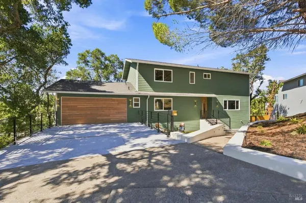 19 Tilden DR, Novato, CA 94947