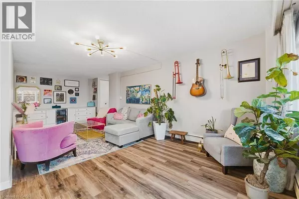 45 WESTMOUNT RD North #302, Waterloo, ON N2L2R3