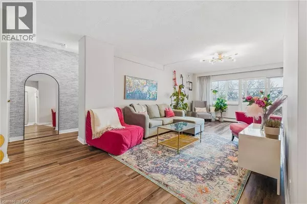 45 WESTMOUNT RD North #302, Waterloo, ON N2L2R3