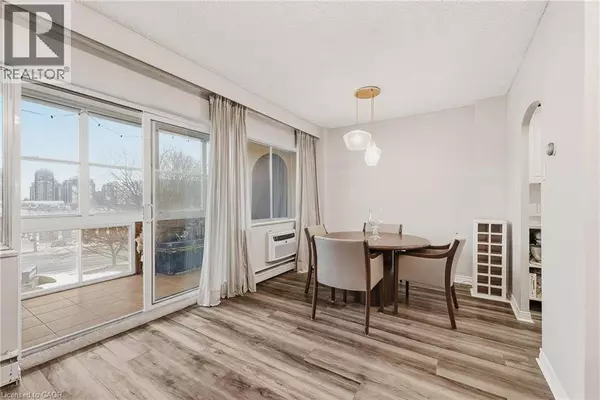 45 WESTMOUNT RD North #302, Waterloo, ON N2L2R3