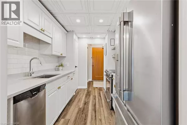 45 WESTMOUNT RD North #302, Waterloo, ON N2L2R3