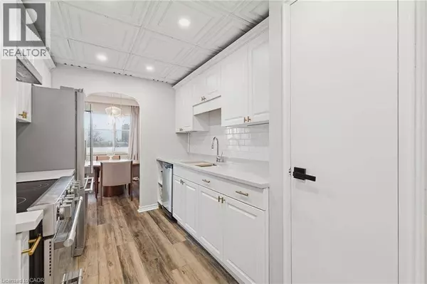 45 WESTMOUNT RD North #302, Waterloo, ON N2L2R3