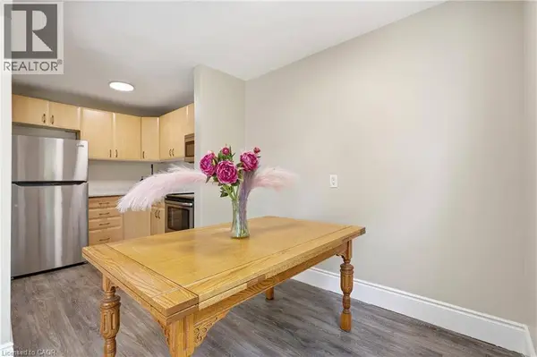 48 WINDOM RD #I, Kitchener, ON N2A2P4