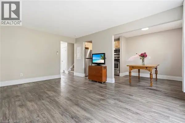 48 WINDOM RD #I, Kitchener, ON N2A2P4
