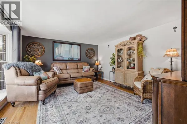 89 GENEVA Crescent, Kitchener, ON N2E1M8